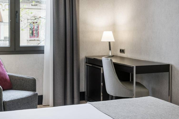 Habitación matrimonio bel art Hotel ILUNION Bel Art Barcelona