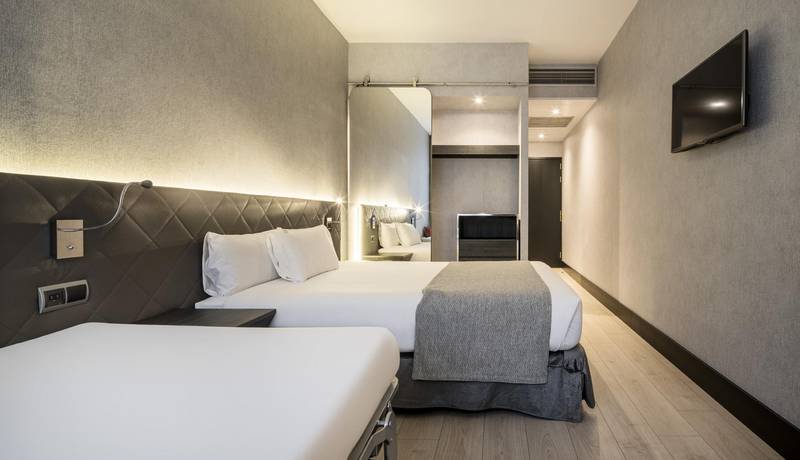Habitación triple ilunion bel art Hotel ILUNION Bel Art Barcelona